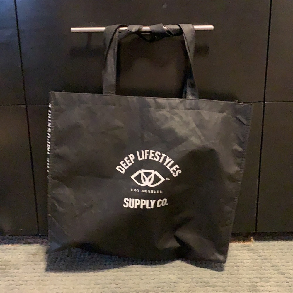 Free w/ purchase: DEEP LA DPLS Tote with purchase - extra large, unisex